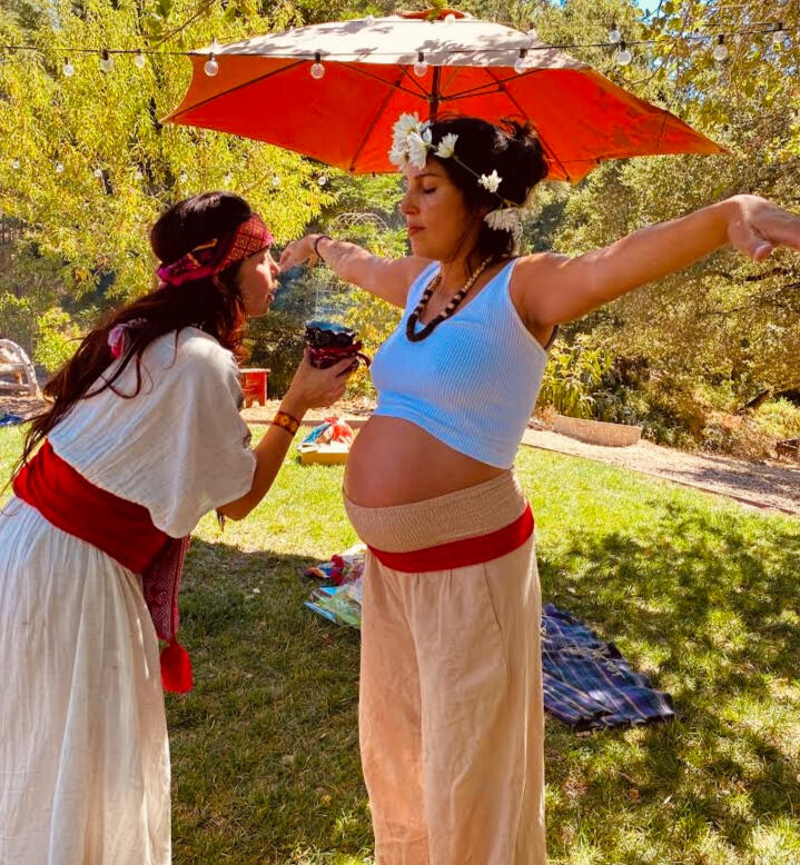 Giulia Favia mom and post partum Doula first time mom doula and postpartum work for baby and mama baby cuddles